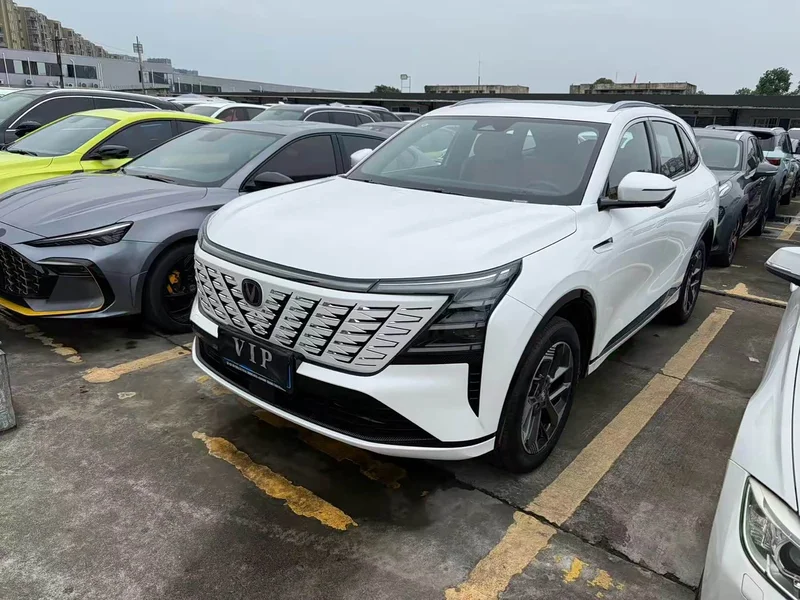 Changan CS75PLUS — фото 1