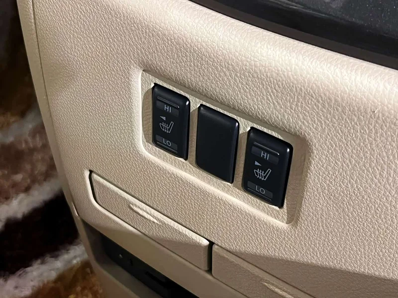 Toyota HiAce GranCabin — фото 16