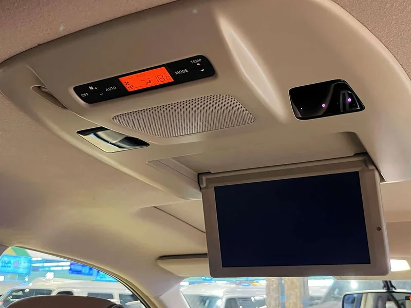 Toyota HiAce GranCabin — фото 23