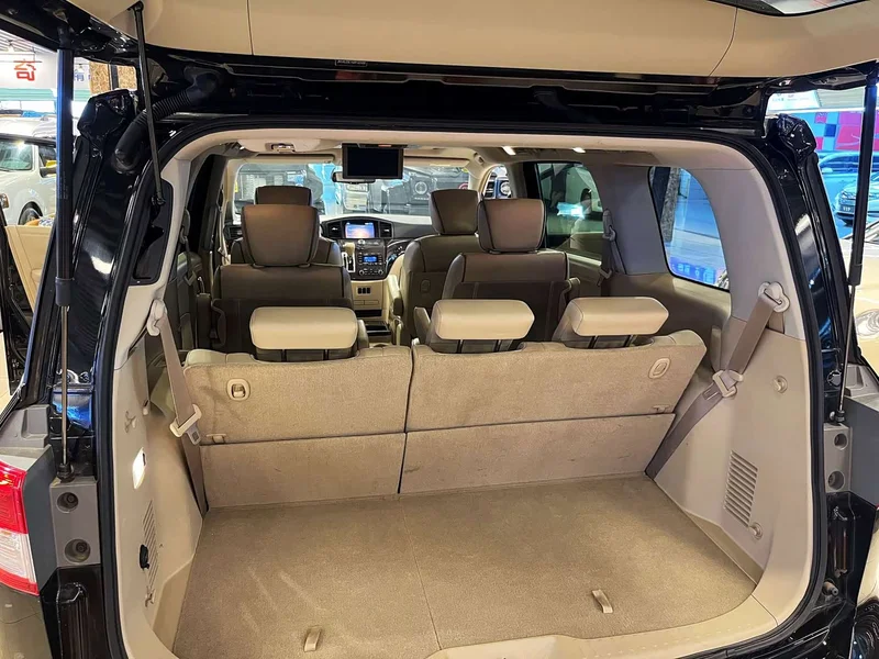 Toyota HiAce GranCabin — фото 26