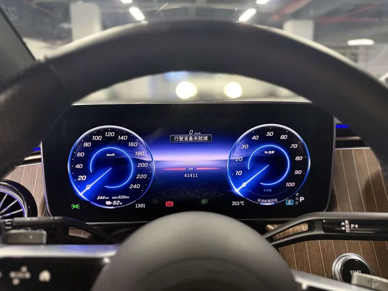 Mercedes-Benz EQE SUV — фото 17
