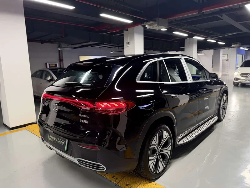 Mercedes-Benz EQE SUV — фото 6