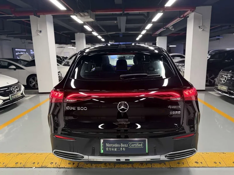 Mercedes-Benz EQE SUV — фото 8