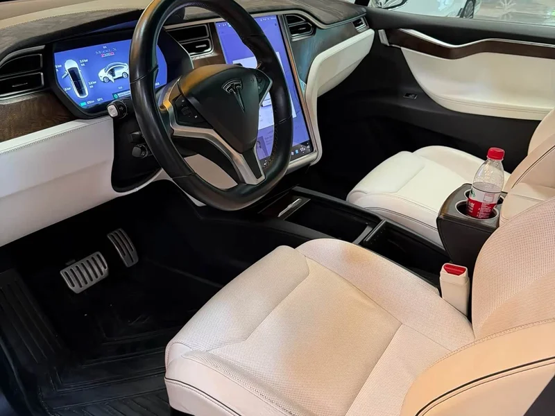 Tesla Model X — фото 4
