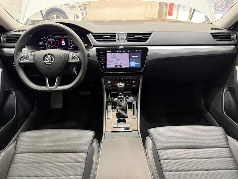 Skoda Superb — фото 20