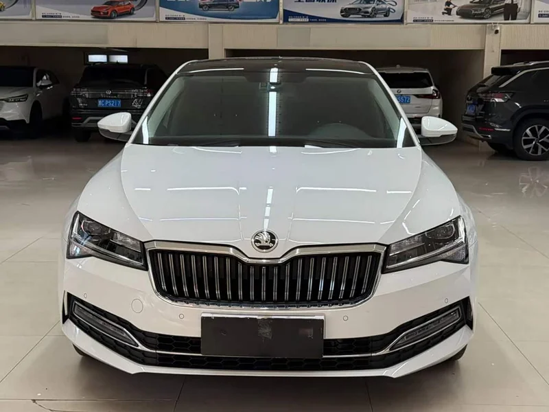 Skoda Superb — фото 2