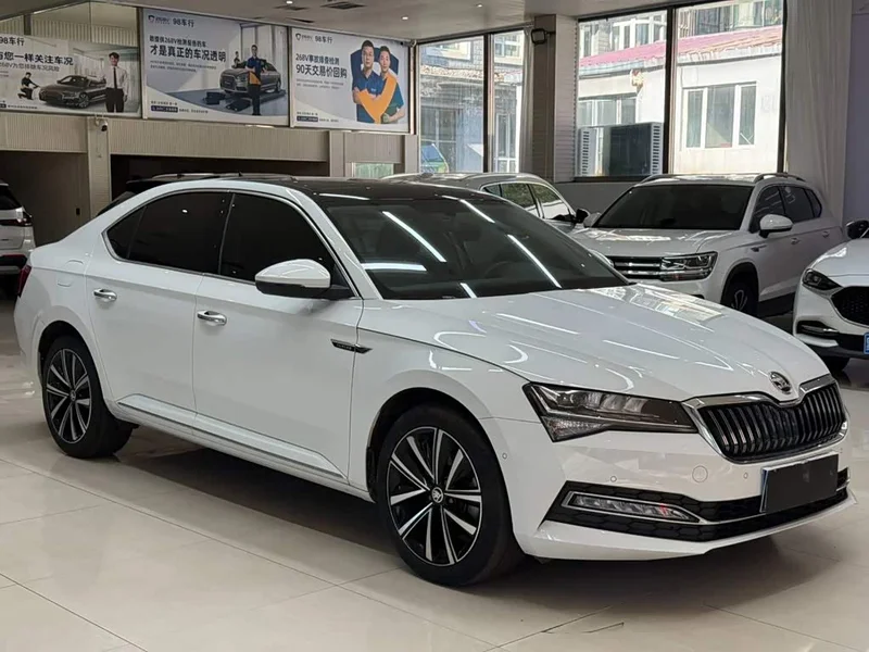 Skoda Superb — фото 3