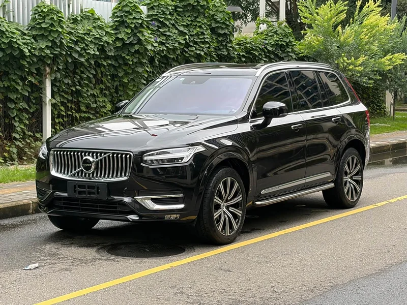 Volvo XC90 — фото 1