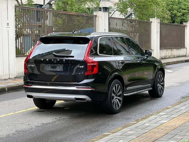 Volvo XC90 — фото 12