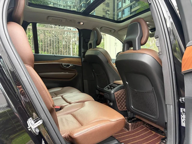 Volvo XC90 — фото 13