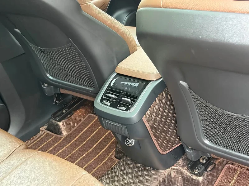 Volvo XC90 — фото 14