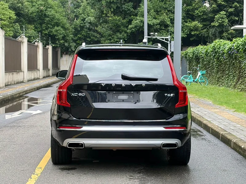 Volvo XC90 — фото 10