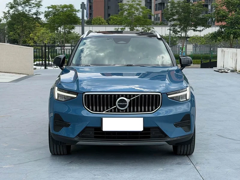 Volvo XC40 — фото 2