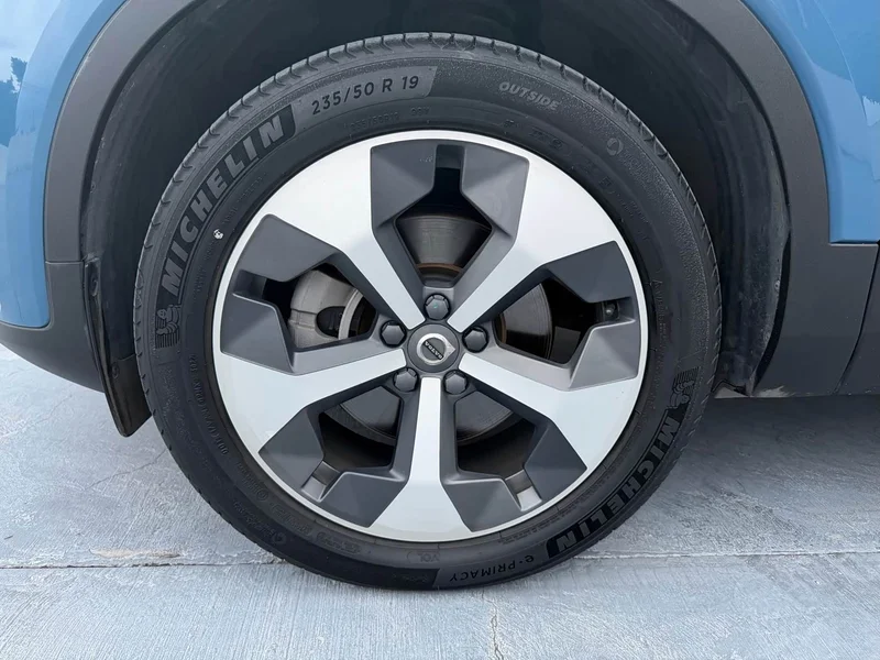 Volvo XC40 — фото 35