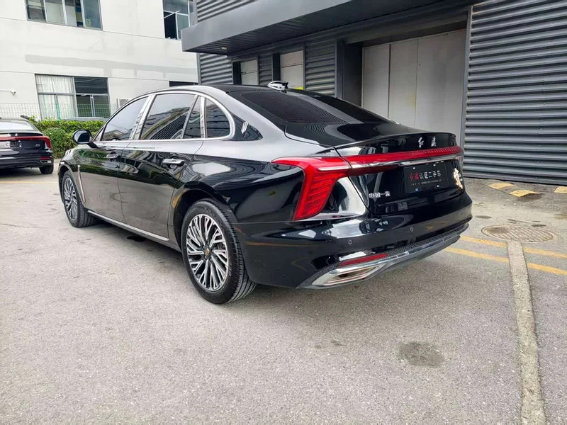 Hongqi H5 — фото 3