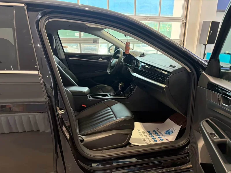 Volkswagen Passat — фото 11