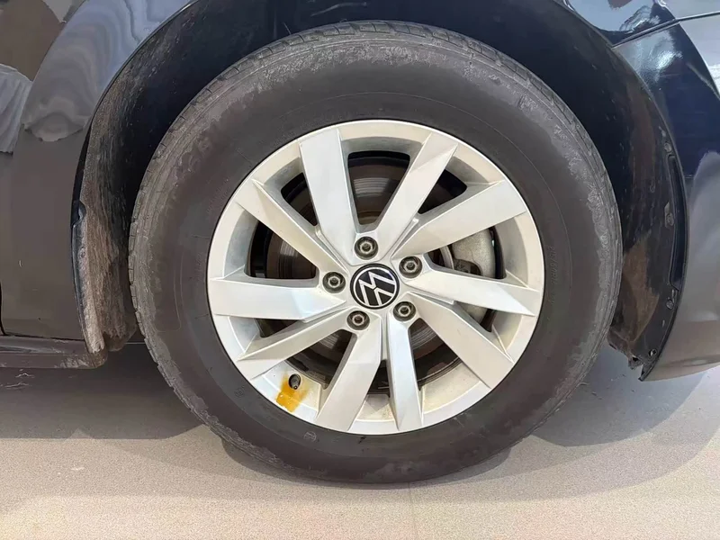 Volkswagen Passat — фото 14