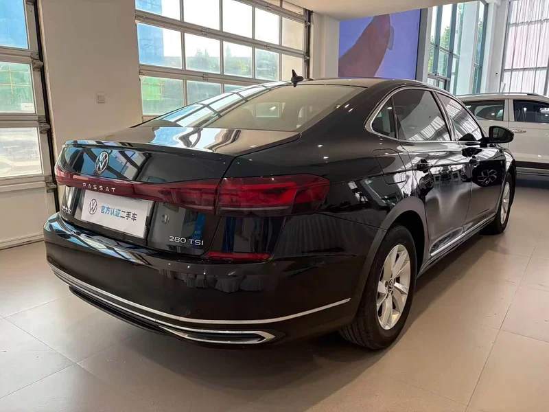 Volkswagen Passat — фото 16
