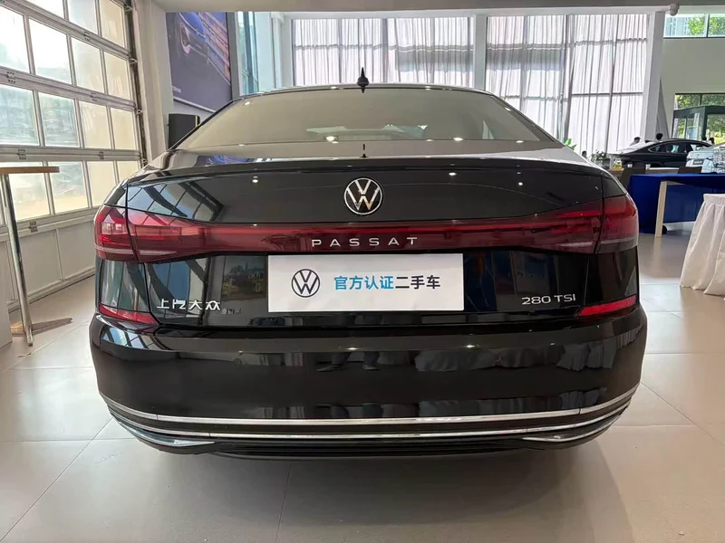 Volkswagen Passat — фото 17