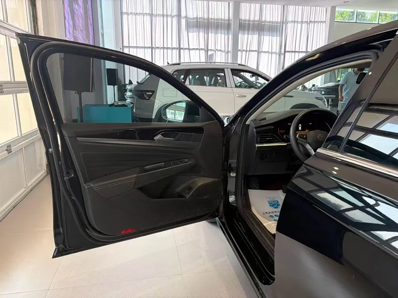 Volkswagen Passat — фото 6