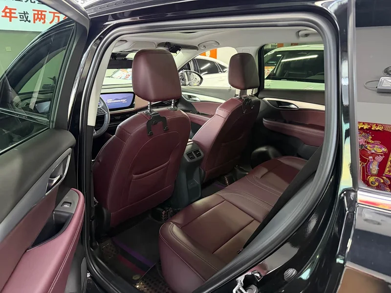 Buick Envision Plus — фото 8