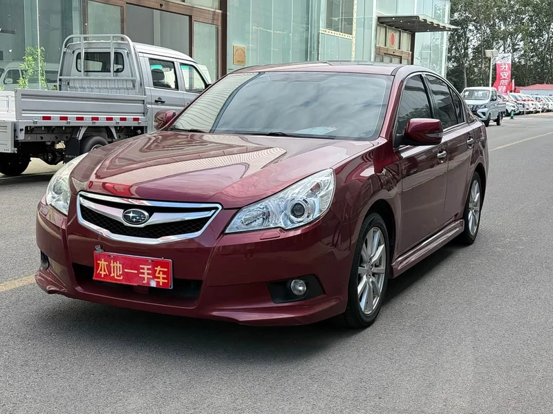 Subaru Legacy — фото 1
