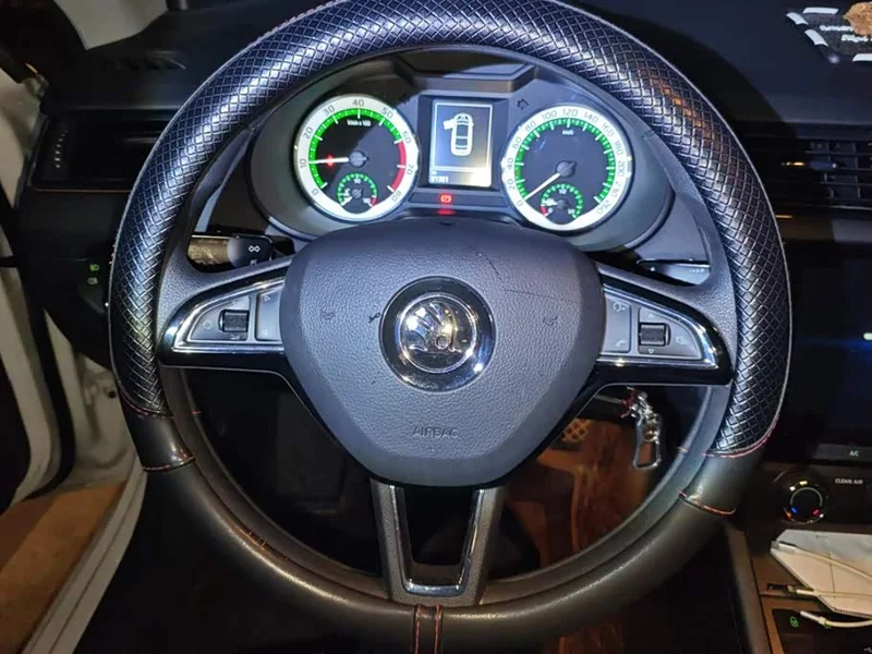 Volkswagen Octavia — фото 15
