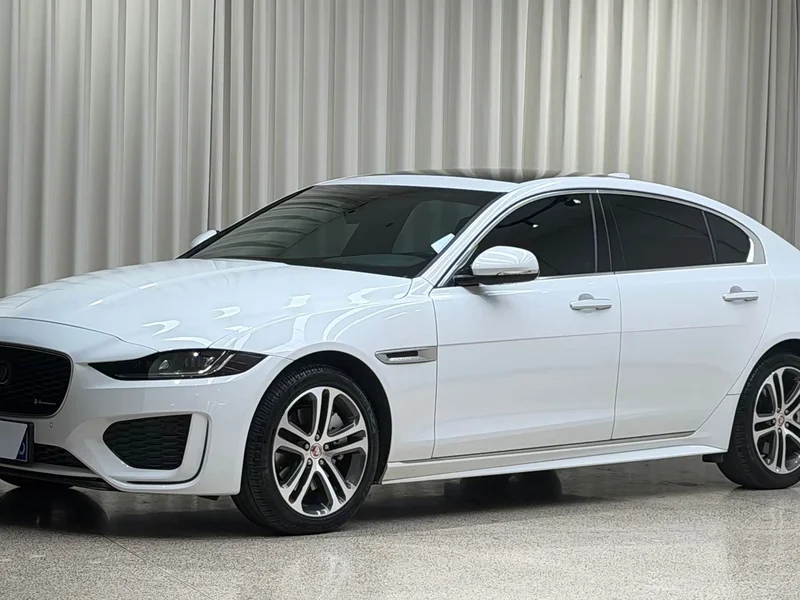 Jaguar XEL — фото 1