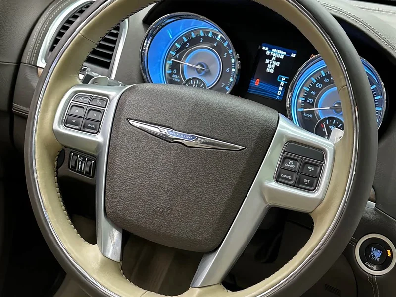 Chrysler 300C — фото 19