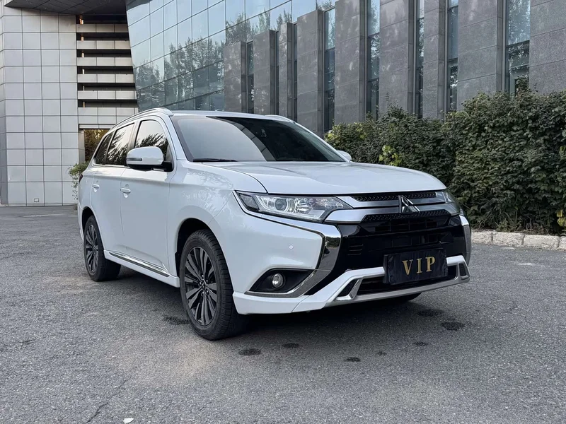 Mitsubishi Outlander — фото 2