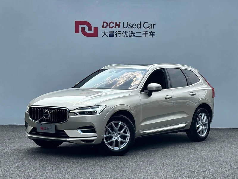 Volvo XC60 — фото 1