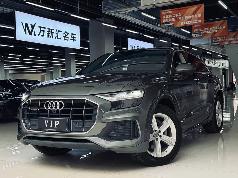 Audi Q8 — фото 1