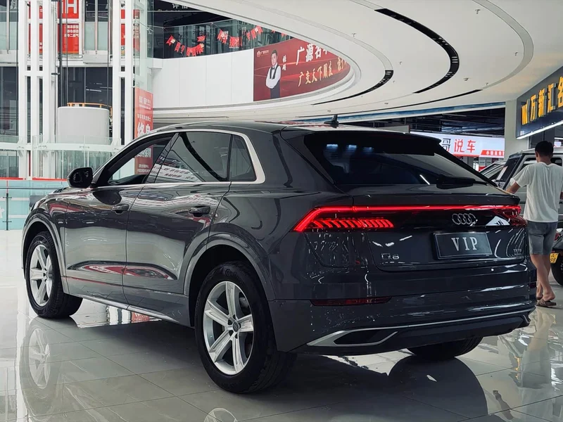Audi Q8 — фото 10