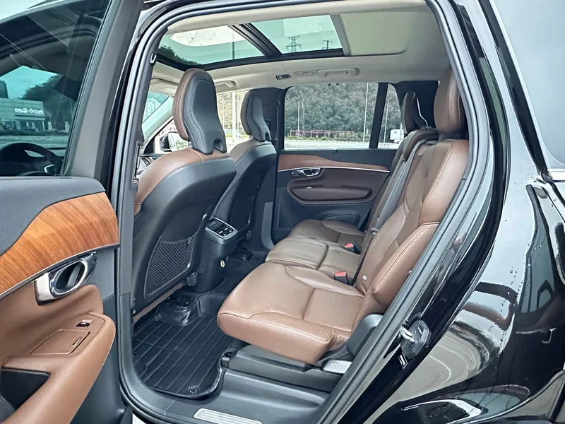 Volvo XC90 — фото 9