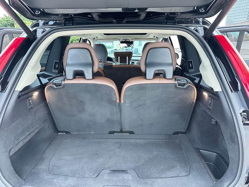 Volvo XC90 — фото 10