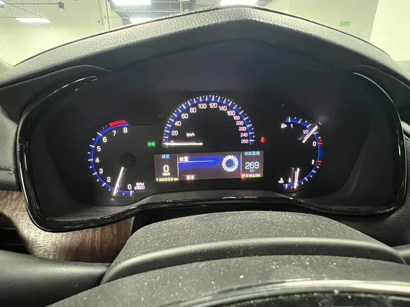 Cadillac CTS — фото 16