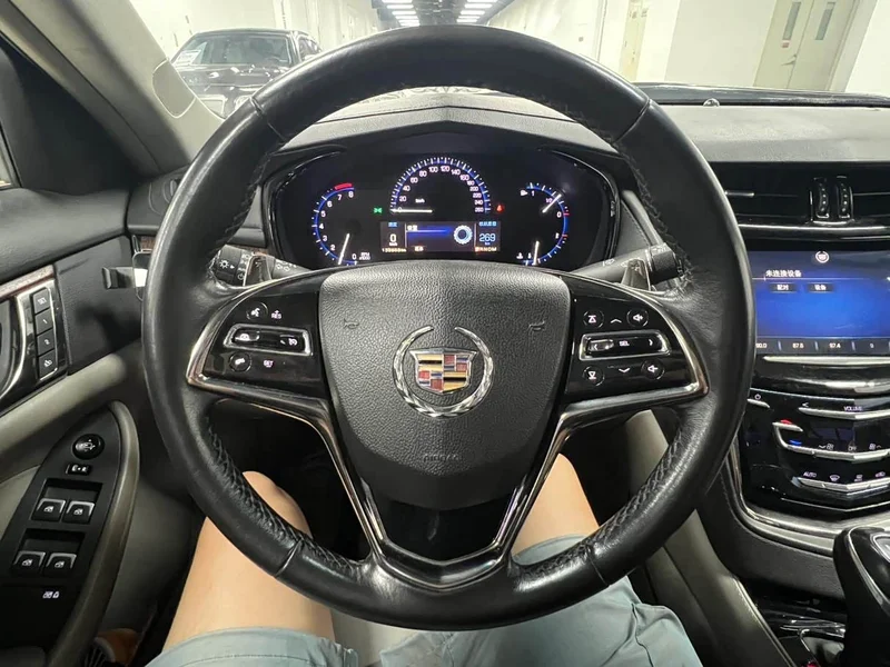 Cadillac CTS — фото 24