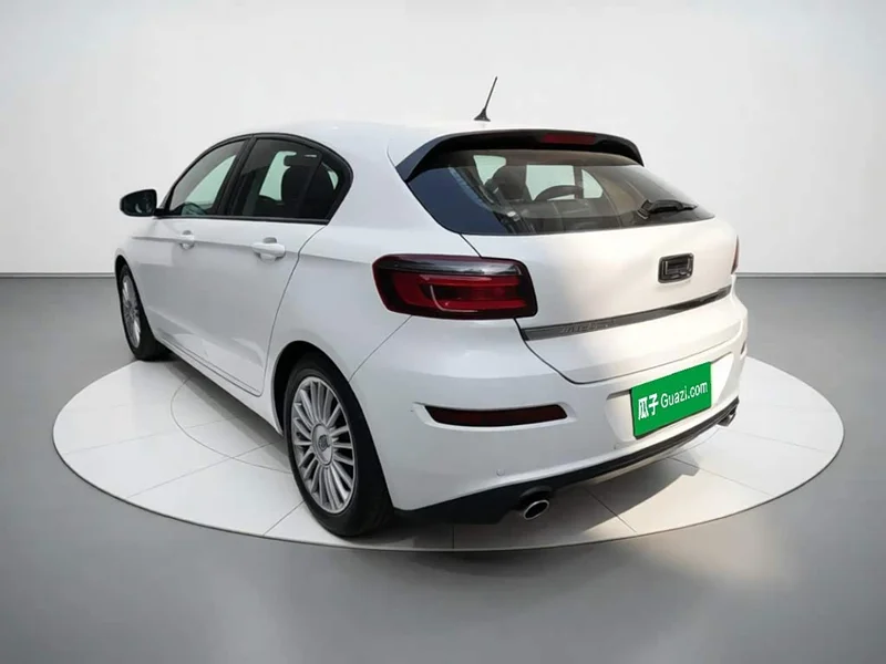 Qoros 3 — фото 4