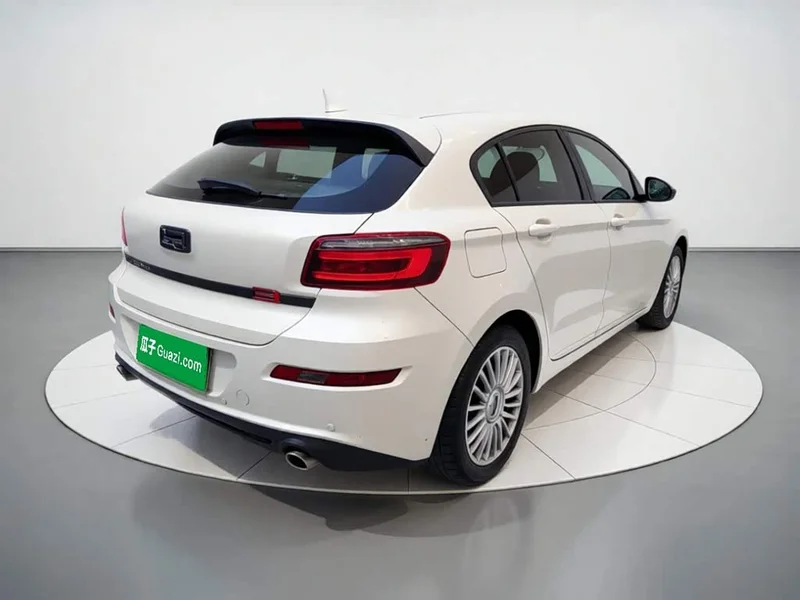 Qoros 3 — фото 6