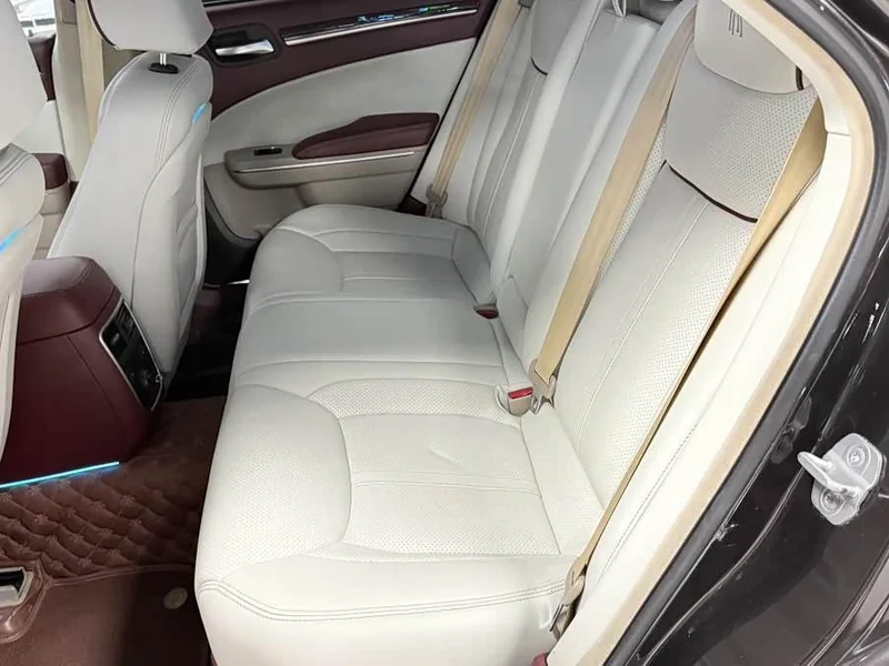 Chrysler 300C — фото 23
