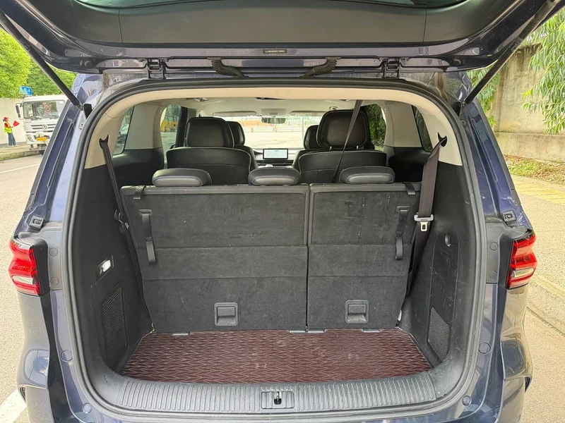 Roewe iMAX8 — фото 15