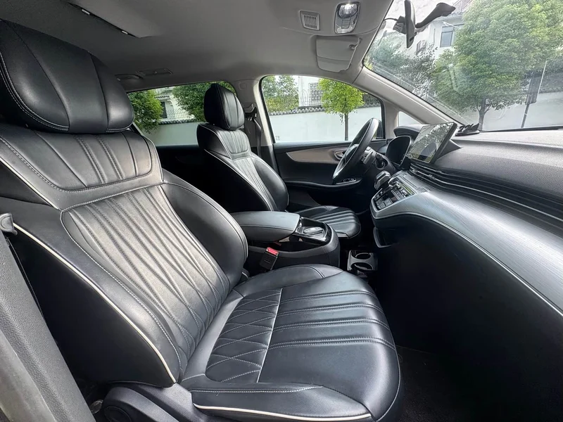Roewe iMAX8 — фото 9