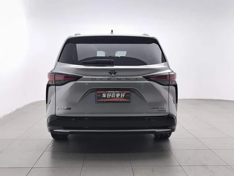 Toyota Sienna — фото 4