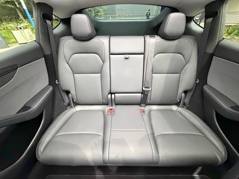 Tesla Model Y — фото 15
