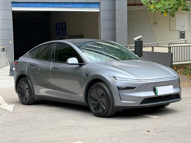 Tesla Model Y — фото 3