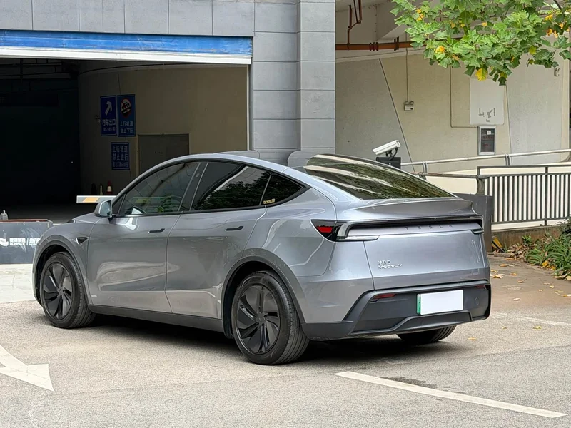 Tesla Model Y — фото 5