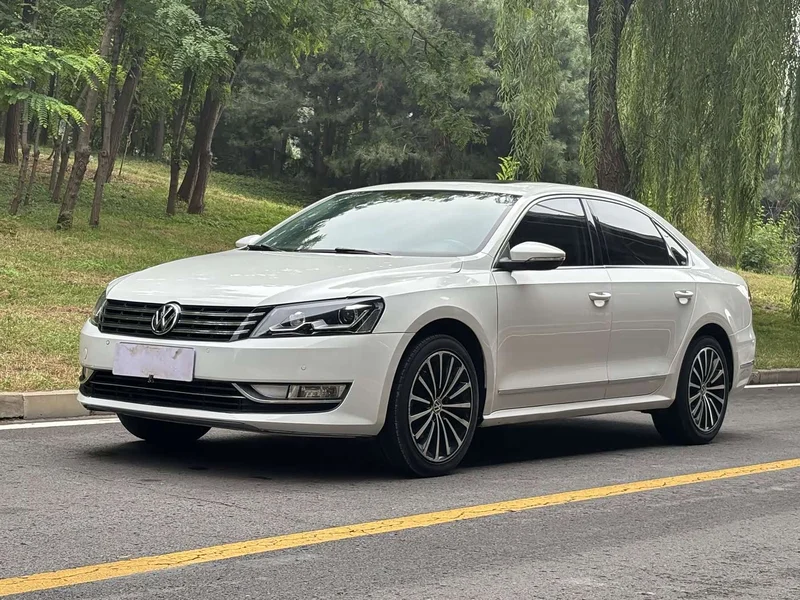 Volkswagen Passat — фото 1