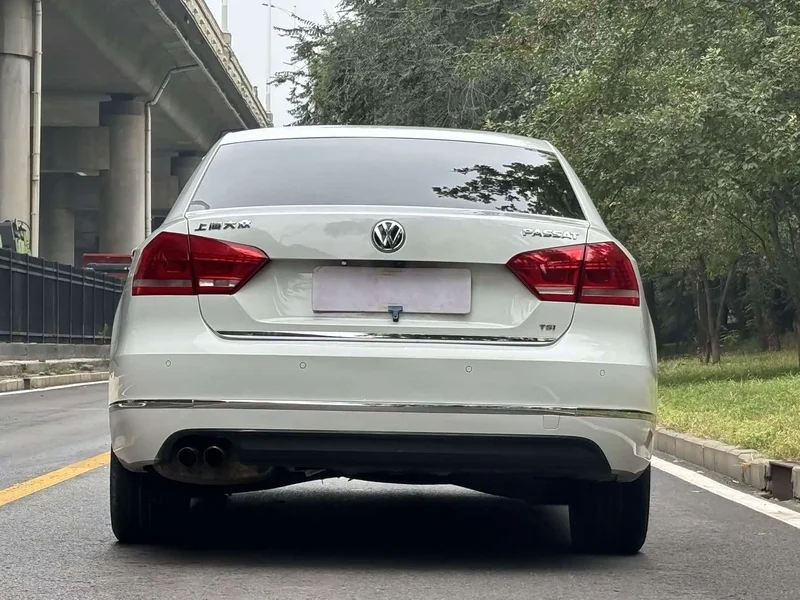 Volkswagen Passat — фото 5