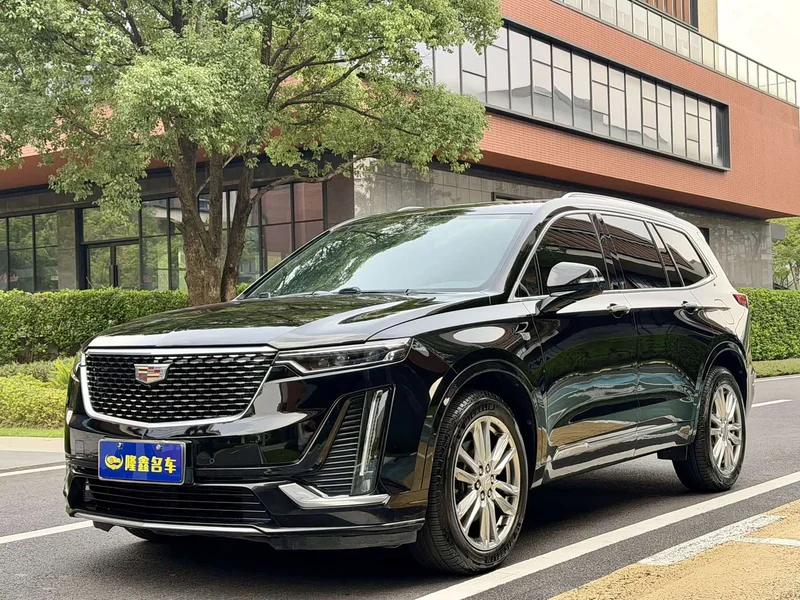 Cadillac XT6 — фото 1