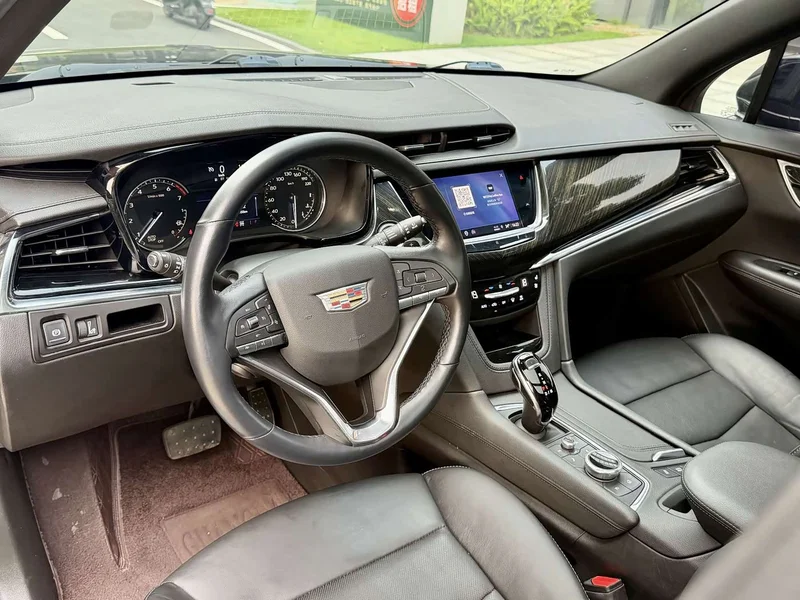 Cadillac XT6 — фото 13